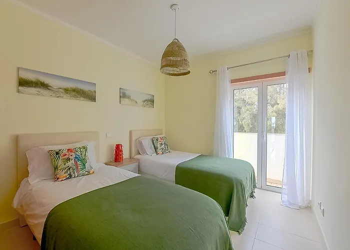 Penthouse Cassia アパート